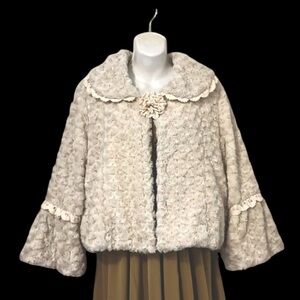 Melody Cream Textured Rosette Faux Fur Crochet Trim Cropped Womens Jacket Sz L